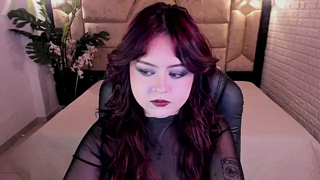 crimson tati  online show from May 15, 2026, 4:54 am