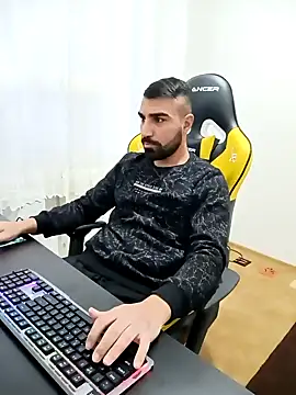 Snapshot of SertSikici022 chatting on December 4, 2024, 1:47 pm SertSikici022 online show from December 4, 2024, 1:47 pm