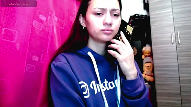 holy juli online show from January 9, 2026, 5:14 am