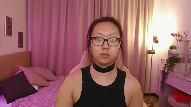 Snapshot of Marine_Vact chatting on April 28, 2026, 2:10 pm Marine Vact online show from April 28, 2026, 2:10 pm