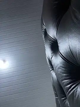 luara1988 online show from December 16, 2025, 9:57 am