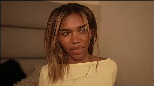 Lily Miiller online show from March 6, 2026, 9:32 pm