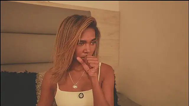 Lily Miiller online show from February 18, 2026, 9:33 pm