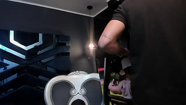 JeanColleman online show from December 19, 2025, 11:18 pm