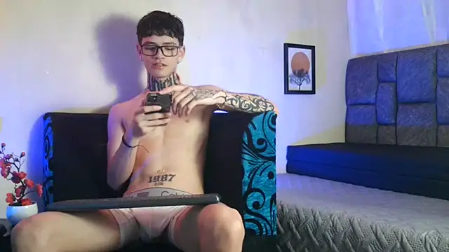 Snapshot of Dan_brownn chatting on March 15, 2025, 5:59 pm Dan brownn online show from March 15, 2025, 5:59 pm