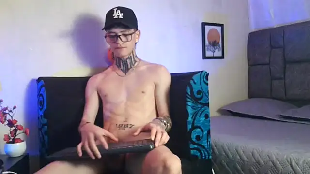 Snapshot of Dan_brownn chatting on March 22, 2025, 2:59 am Dan brownn online show from March 22, 2025, 2:59 am