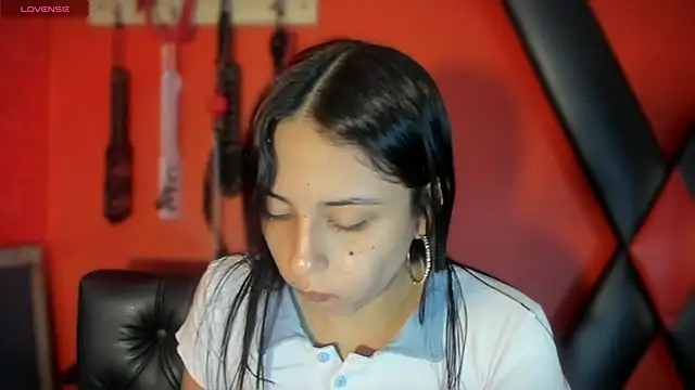 Monttserratt online show from April 14, 2026, 4:01 pm