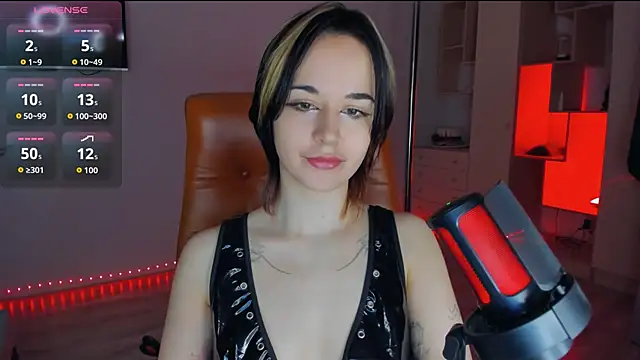 mollyposhh online show from November 20, 2025, 5:13 pm