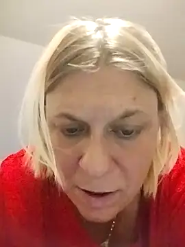 Snapshot of Playmate86 chatting on December 3, 2024, 10:12 am Playmate86 online show from December 3, 2024, 10:12 am