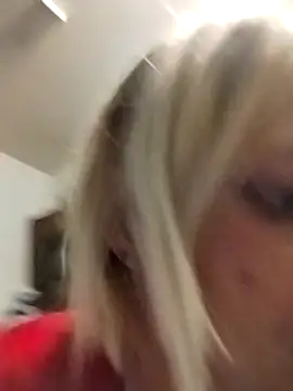 Snapshot of Playmate86 chatting on December 3, 2024, 7:05 am Playmate86 online show from December 3, 2024, 7:05 am