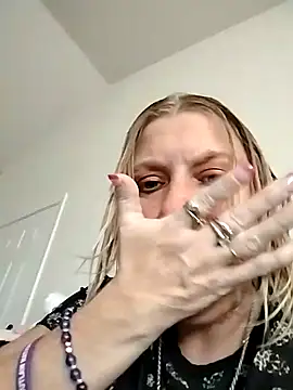 Snapshot of Playmate86 chatting on February 27, 2025, 6:09 pm Playmate86 online show from February 27, 2025, 6:09 pm