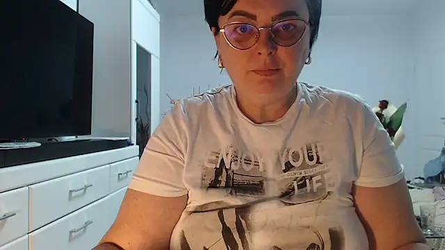 Amandamuller1982 online show from March 3, 2026, 10:06 pm