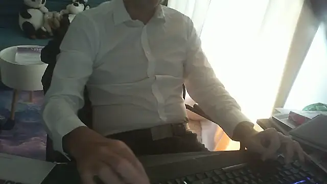 shyfrenchcock1 online show from June 8, 2026, 7:42 am