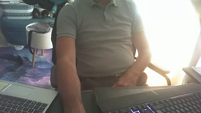shyfrenchcock1 online show from July 7, 2026, 9:13 am