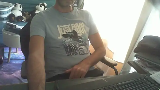 shyfrenchcock1 online show from June 20, 2026, 11:59 am