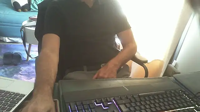 shyfrenchcock1 online show from July 29, 2026, 1:21 pm