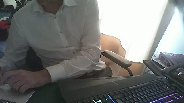 shyfrenchcock1 online show from June 11, 2026, 12:57 pm