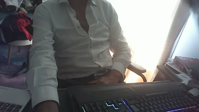 shyfrenchcock1 online show from June 12, 2026, 9:07 am