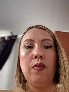Snapshot of VIOLETA-25_ chatting on May 26, 2026, 3:10 pm VIOLETA-25 online show from May 26, 2026, 3:10 pm