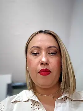 Snapshot of VIOLETA-25_ chatting on June 1, 2026, 3:33 pm VIOLETA-25 online show from June 1, 2026, 3:33 pm