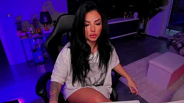 anemarieejolie online show from March 30, 2026, 4:19 pm