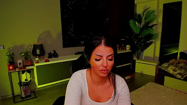 Snapshot of anemarieejolie chatting on February 26, 2026, 5:35 pm anemarieejolie online show from February 26, 2026, 5:35 pm