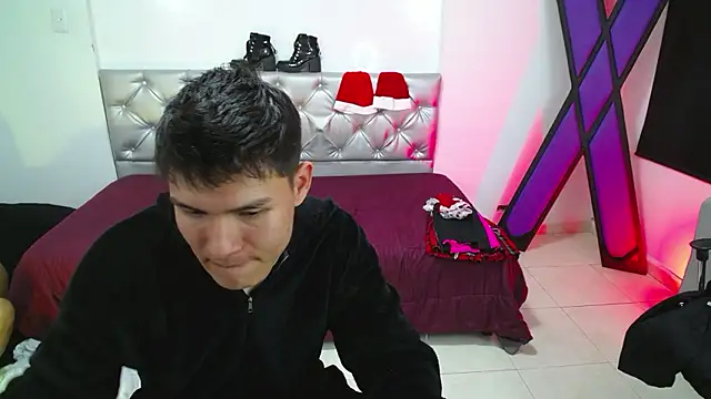 Zafiro Chizuy online show from December 9, 2024, 6:55 am