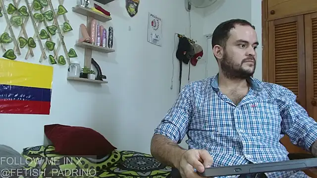 Snapshot of fetish_padrino chatting on March 15, 2025, 4:43 pm fetish padrino online show from March 15, 2025, 4:43 pm