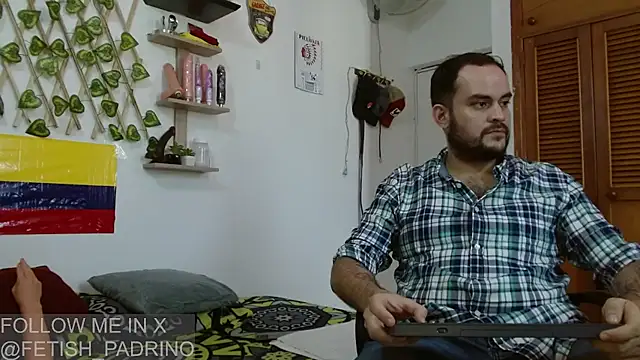 Snapshot of fetish_padrino chatting on March 14, 2025, 3:03 pm fetish padrino online show from March 14, 2025, 3:03 pm