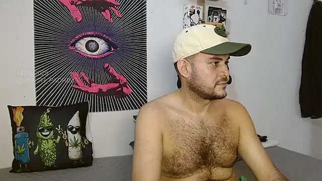 Snapshot of fetish_padrino chatting on September 14, 2025, 3:01 pm fetish padrino online show from September 14, 2025, 3:01 pm