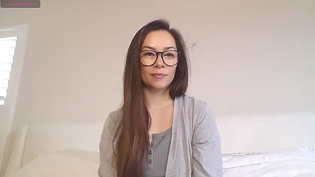 mixedasiangirl online show from March 25, 2026, 7:02 pm