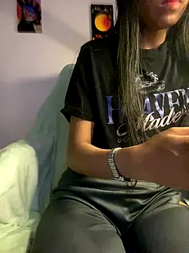 bonnie 18x online show from October 27, 2025, 11:38 pm