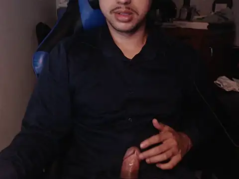 Snapshot of anjonoturno1 chatting on November 17, 2025, 6:28 am anjonoturno1 online show from November 17, 2025, 6:28 am