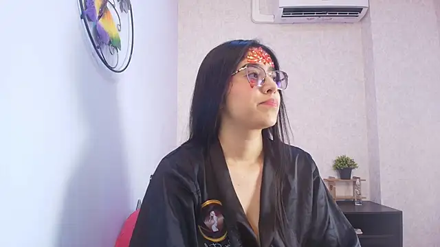 Amy wats0n online show from October 31, 2025, 7:10 pm