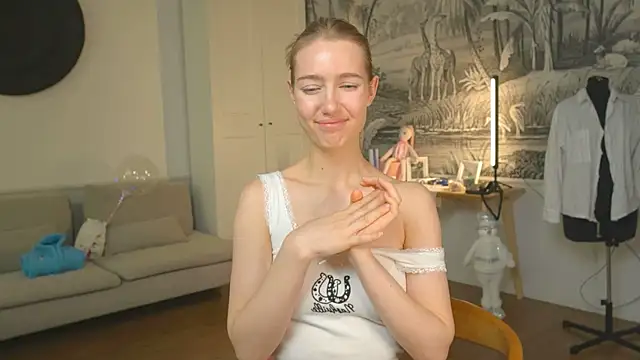 solar bella online show from January 8, 2025, 9:42 am