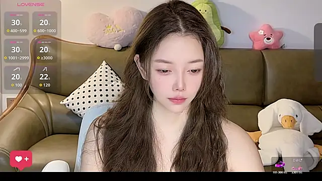Yilin1999 online show from July 26, 2026, 12:12 pm