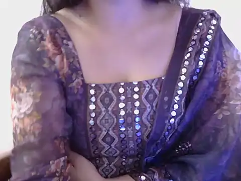 Snapshot of diva-22 chatting on February 11, 2025, 4:13 pm diva-22 online show from February 11, 2025, 4:13 pm