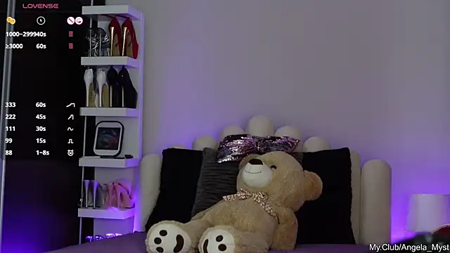 Snapshot of Angela_Myst chatting on April 3, 2026, 11:27 am Angela Myst online show from April 3, 2026, 11:27 am