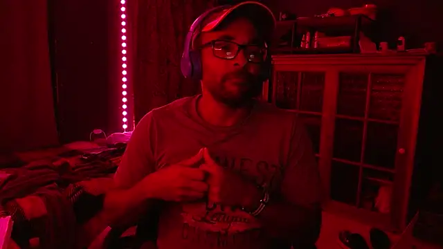 Snapshot of _______the chatting on December 19, 2025, 2:37 am the online show from December 19, 2025, 2:37 am