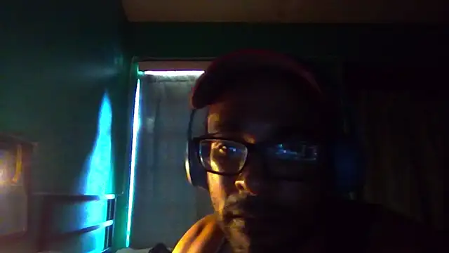 Snapshot of _______the chatting on December 13, 2025, 8:04 pm the online show from December 13, 2025, 8:04 pm