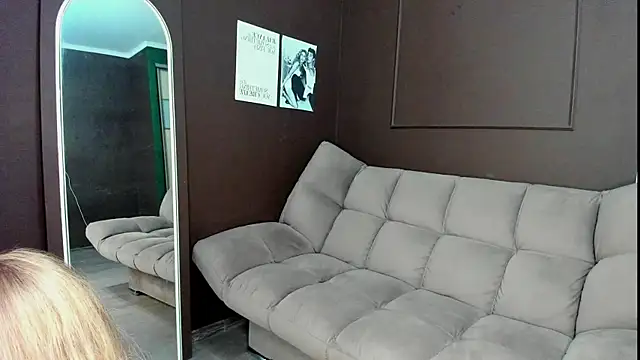 Snapshot of LinaCristonsen chatting on February 24, 2025, 6:58 pm LinaCristonsen online show from February 24, 2025, 6:58 pm