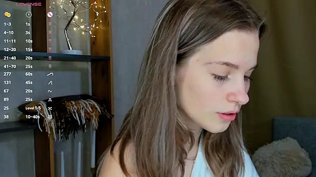 Snapshot of LinaCristonsen chatting on December 5, 2024, 3:12 pm LinaCristonsen online show from December 5, 2024, 3:12 pm