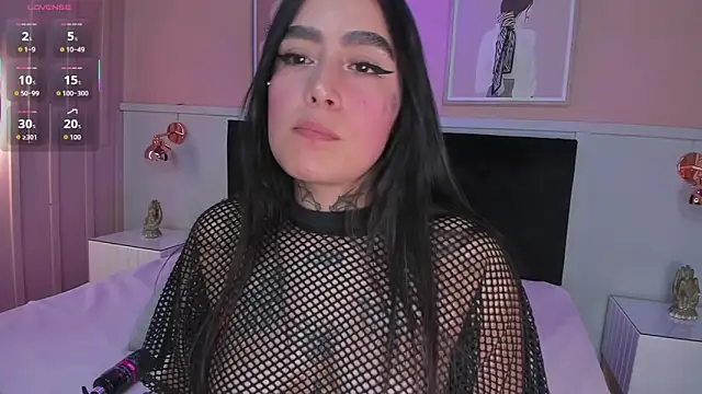 elodie walker online show from November 11, 2025, 1:17 pm