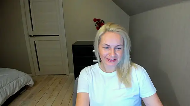 Alicee Gracee online show from October 9, 2025, 7:14 pm