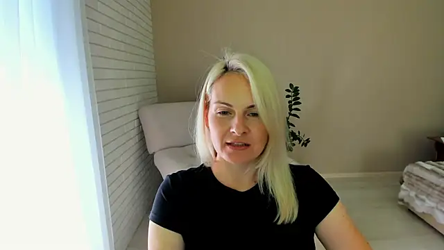 Alicee Gracee online show from September 23, 2025, 8:10 am