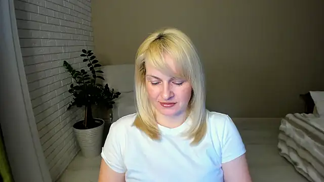 Alicee Gracee online show from February 24, 2026, 6:31 pm