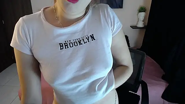 cristal-evanns online show from March 9, 2026, 8:45 pm