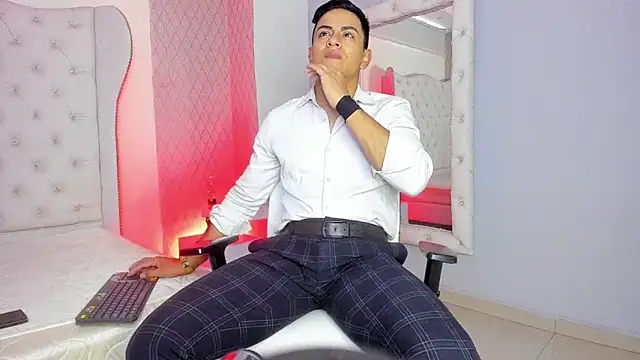 Lucii fer  online show from March 20, 2026, 11:44 am