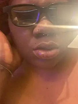 bonbonaumiel online show from January 3, 2025, 6:11 am