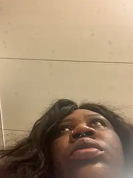 bonbonaumiel online show from January 5, 2025, 7:17 pm